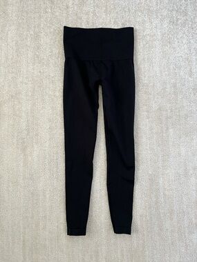 Spanx Love Your Assets Black Leggings S